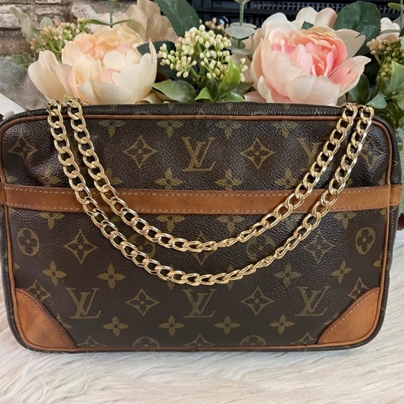 Authentic Louis Vuitton Compiegne 28 Monogram Shoulder Bag - Picture 7 of 12